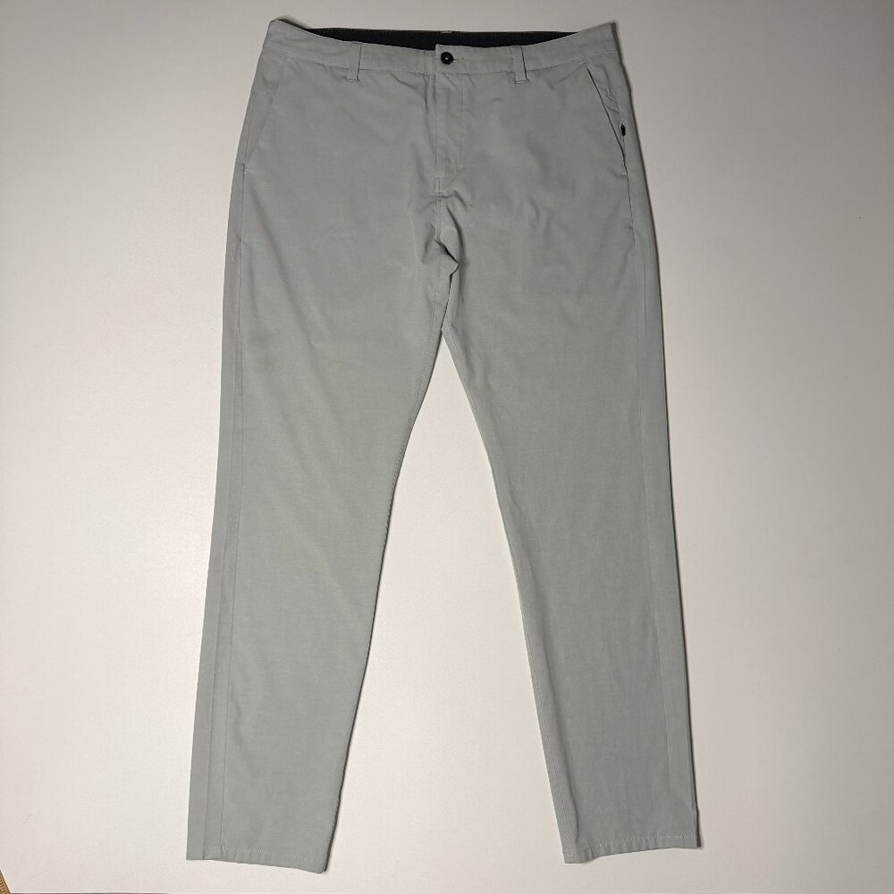 Vuori Men’s 36 Aim Chino Pants Concrete Grey Stretch Performance 36x32